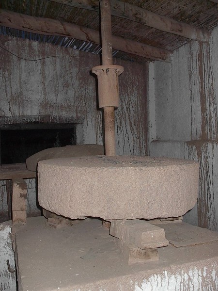 molino hidraulicio harinero antiguo